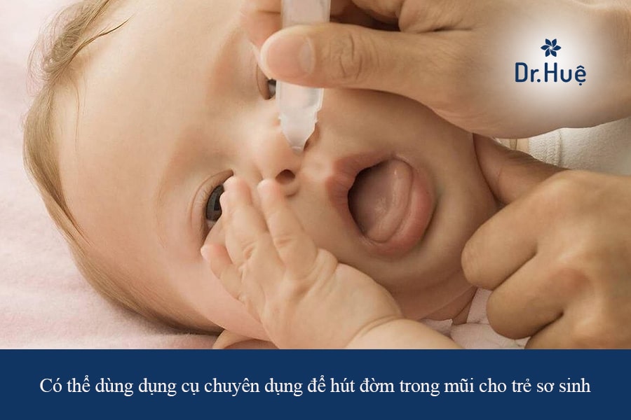 Cách lấy đờm cho trẻ sơ sinh bằng hút mũi